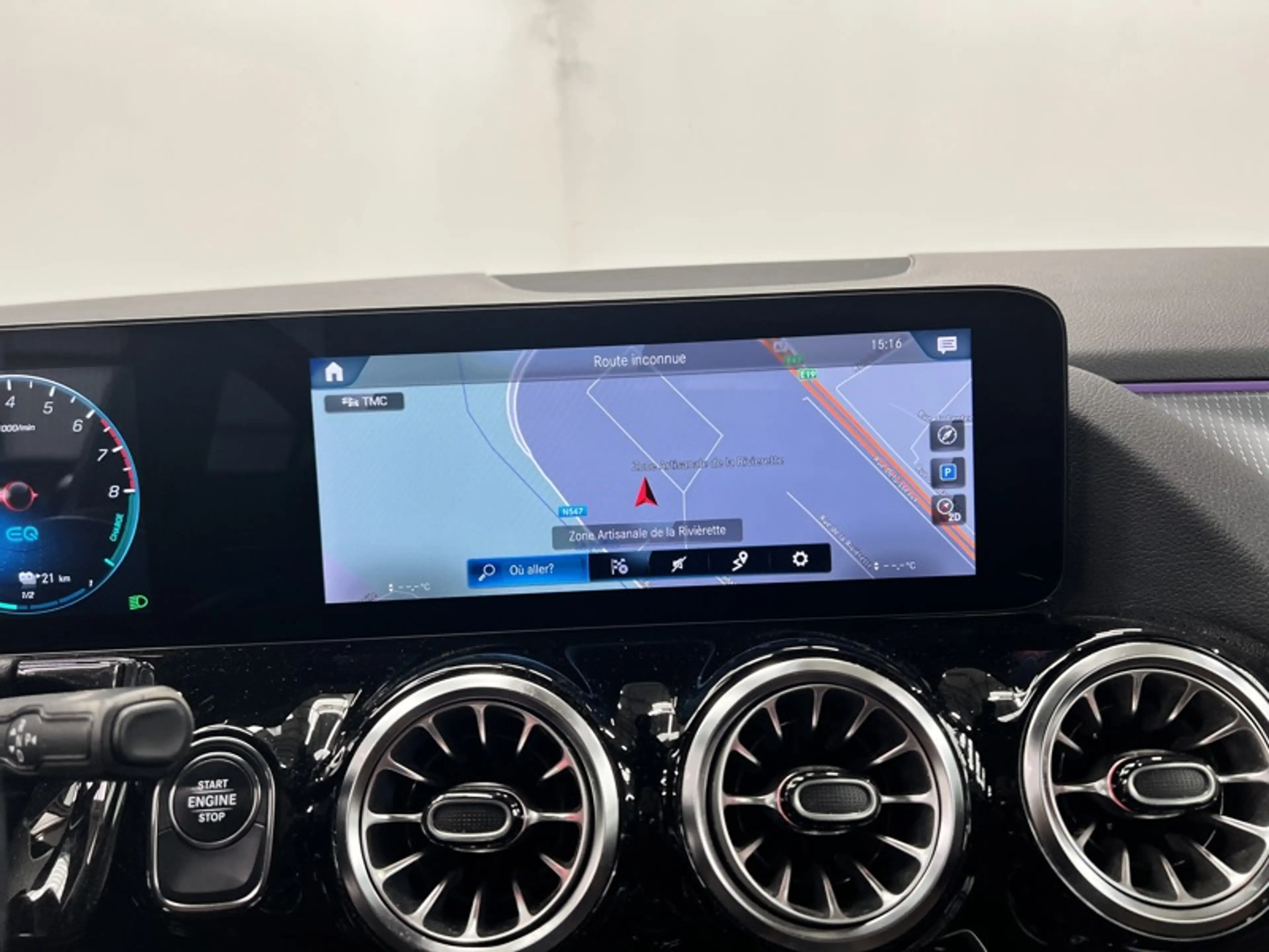 Mercedes-Benz GLA 250 e Luxury Line Toit Pano — photo 13