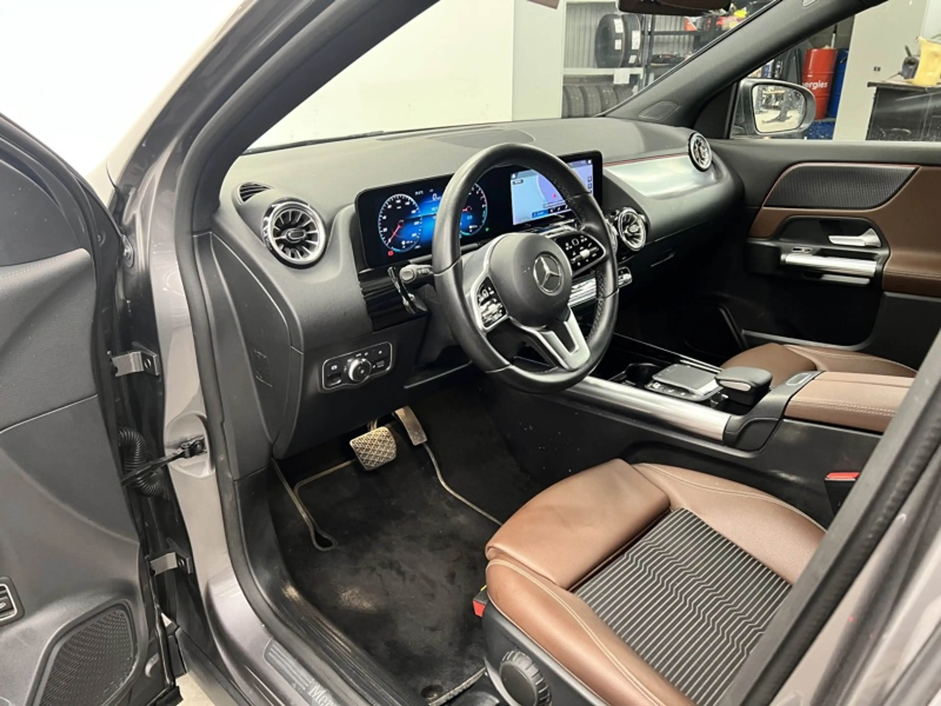 Mercedes-Benz GLA 250 e Luxury Line Toit Pano — photo 9