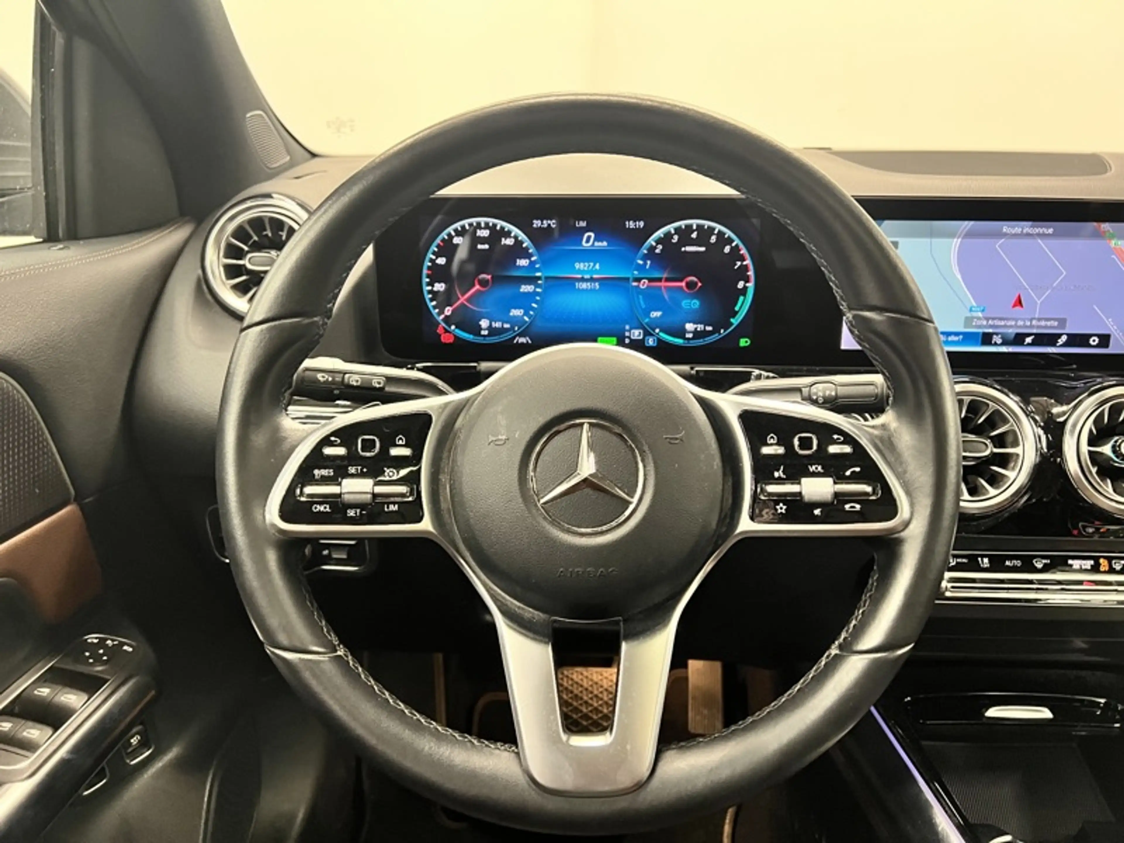 Mercedes-Benz GLA 250 e Luxury Line Toit Pano — photo 3
