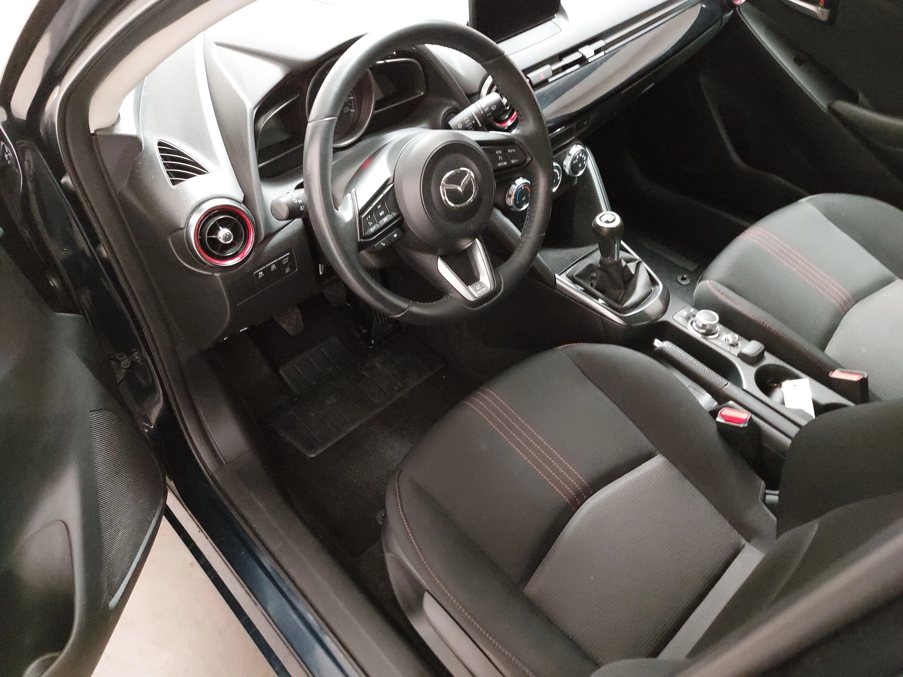 Mazda 2 e-Skyactiv Homura LED KAMERA SHZ — photo 6