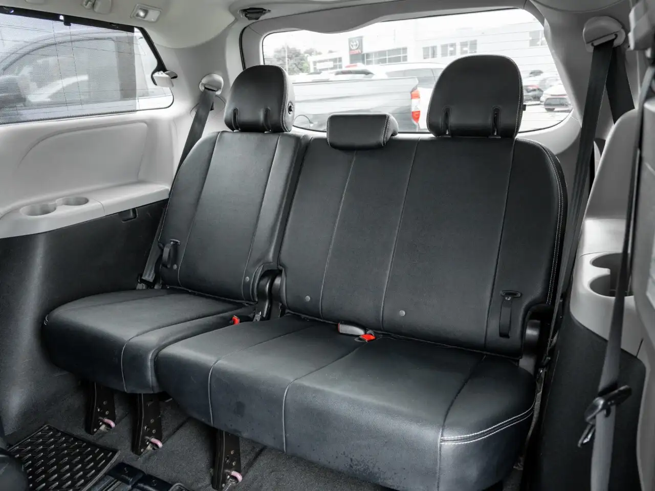 Toyota Sienna fotografie Toyota Sienna