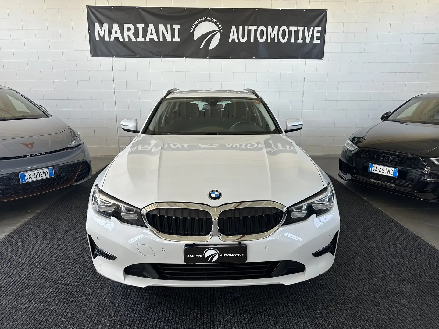 BMW 318 Touring 318i Touring Business Advantage auto Bianco - 1