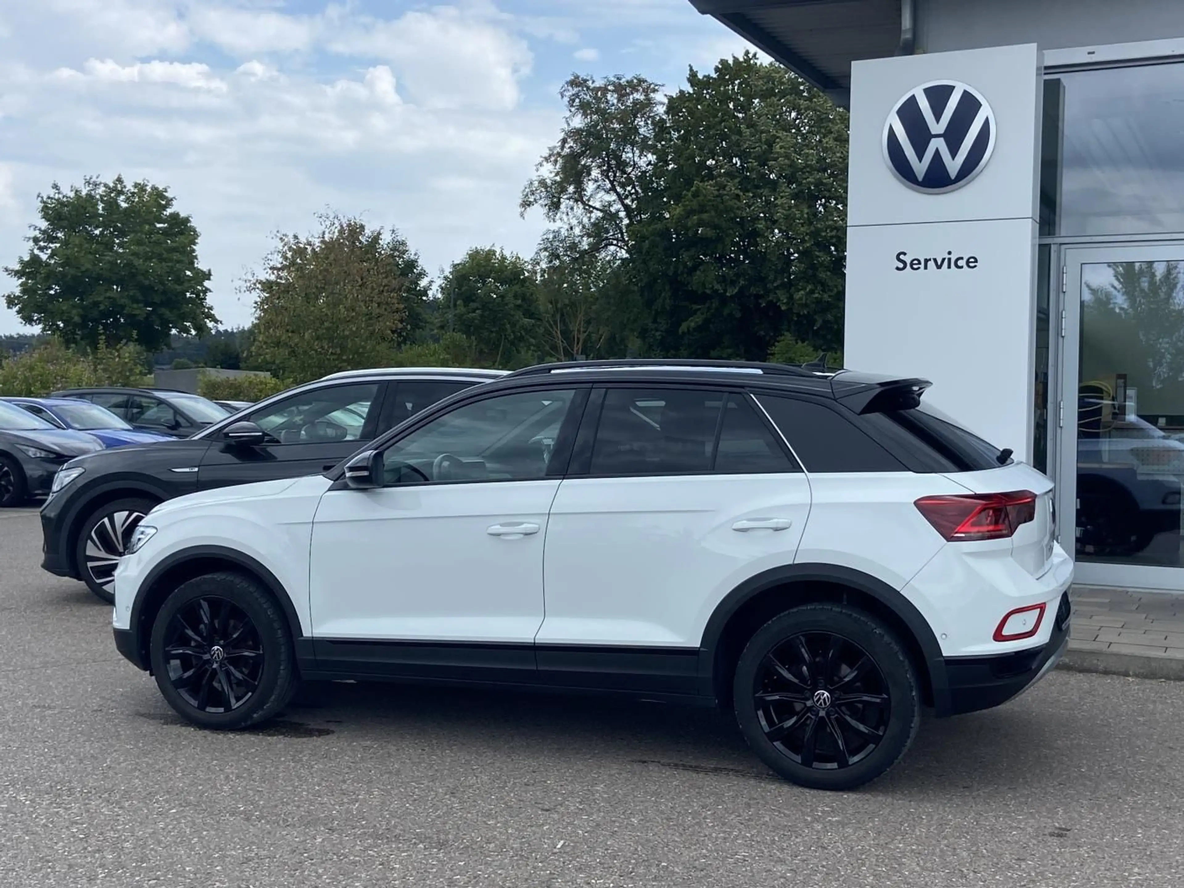 Volkswagen T-Roc 1.5 TSI STYLE BLACK STYLE IQ.DRIVE+EL.HECK — photo 3