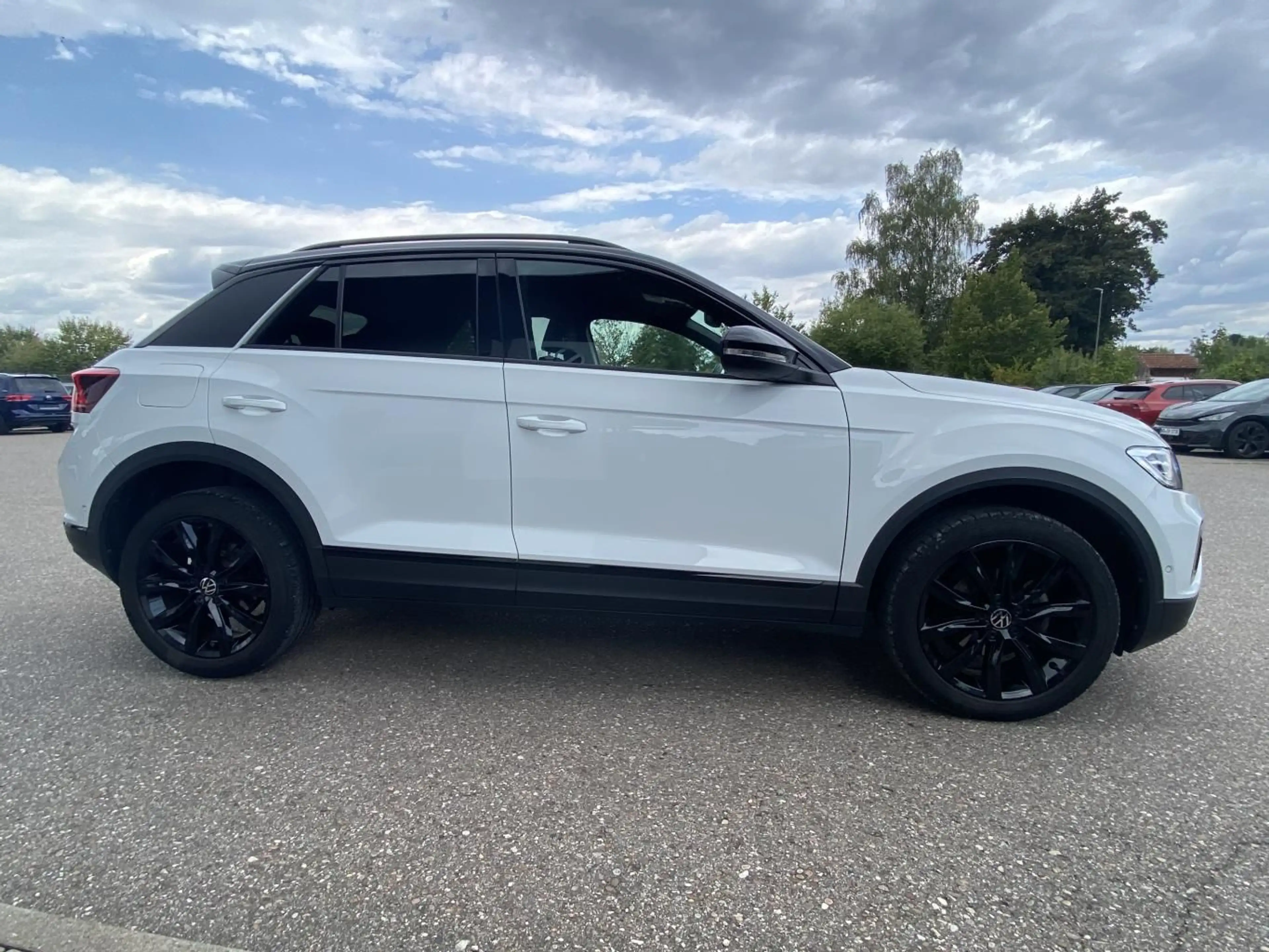 Volkswagen T-Roc 1.5 TSI STYLE BLACK STYLE IQ.DRIVE+EL.HECK — photo 6