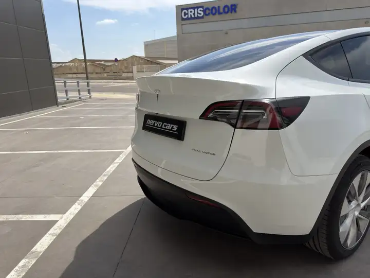 Tesla Model Y 2023, foto 11