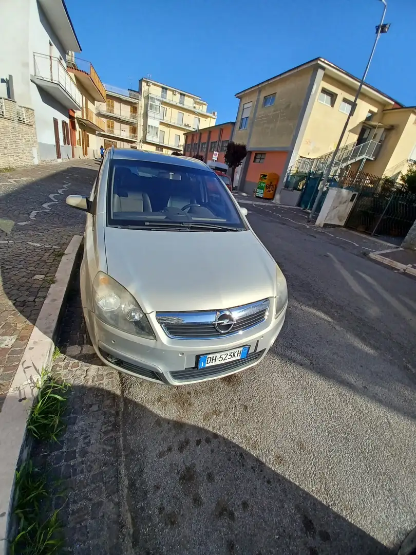 Opel Zafira 1.8 Cosmo 140cv - 2