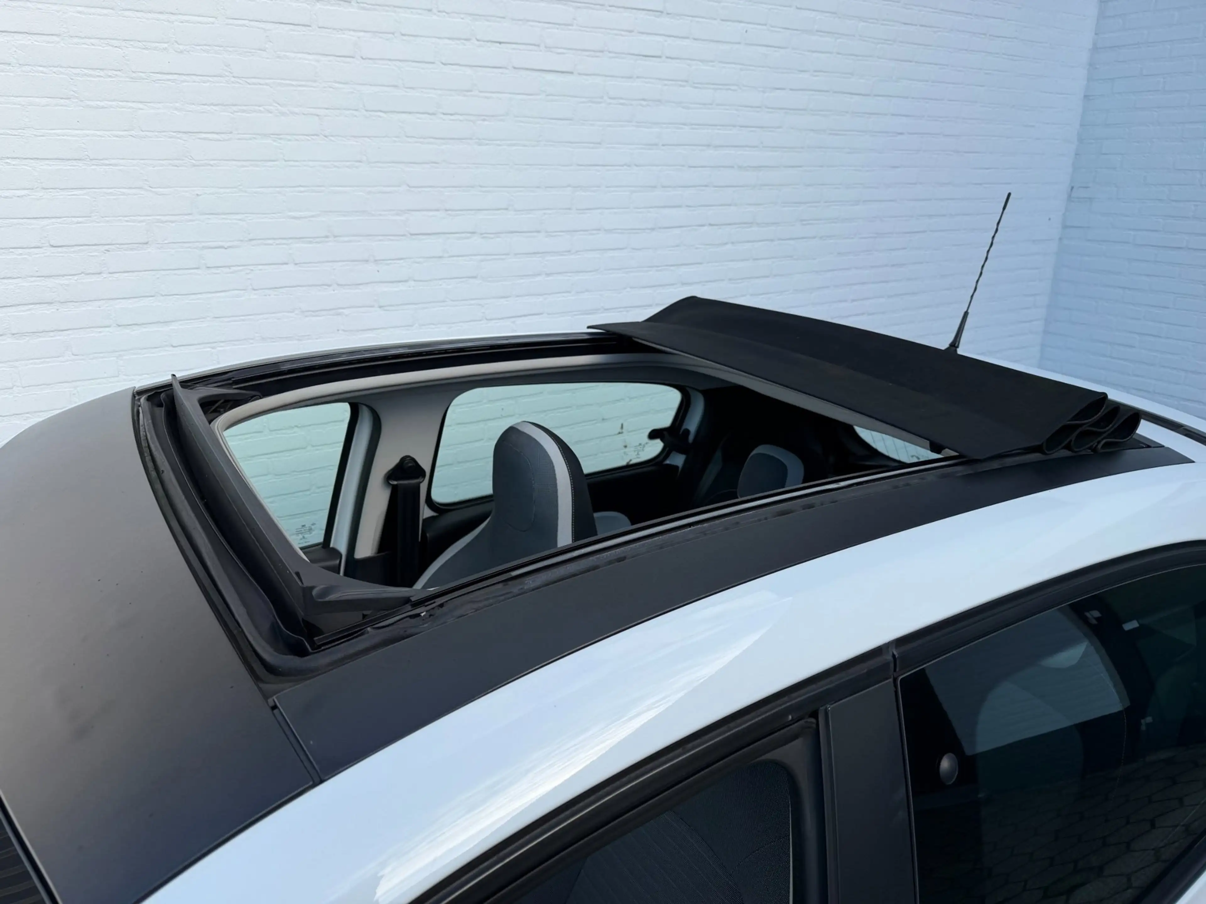 Renault Twingo 1.0SCe Serie Signature VIVA SCHUIFDAK l CRUISE — photo 3