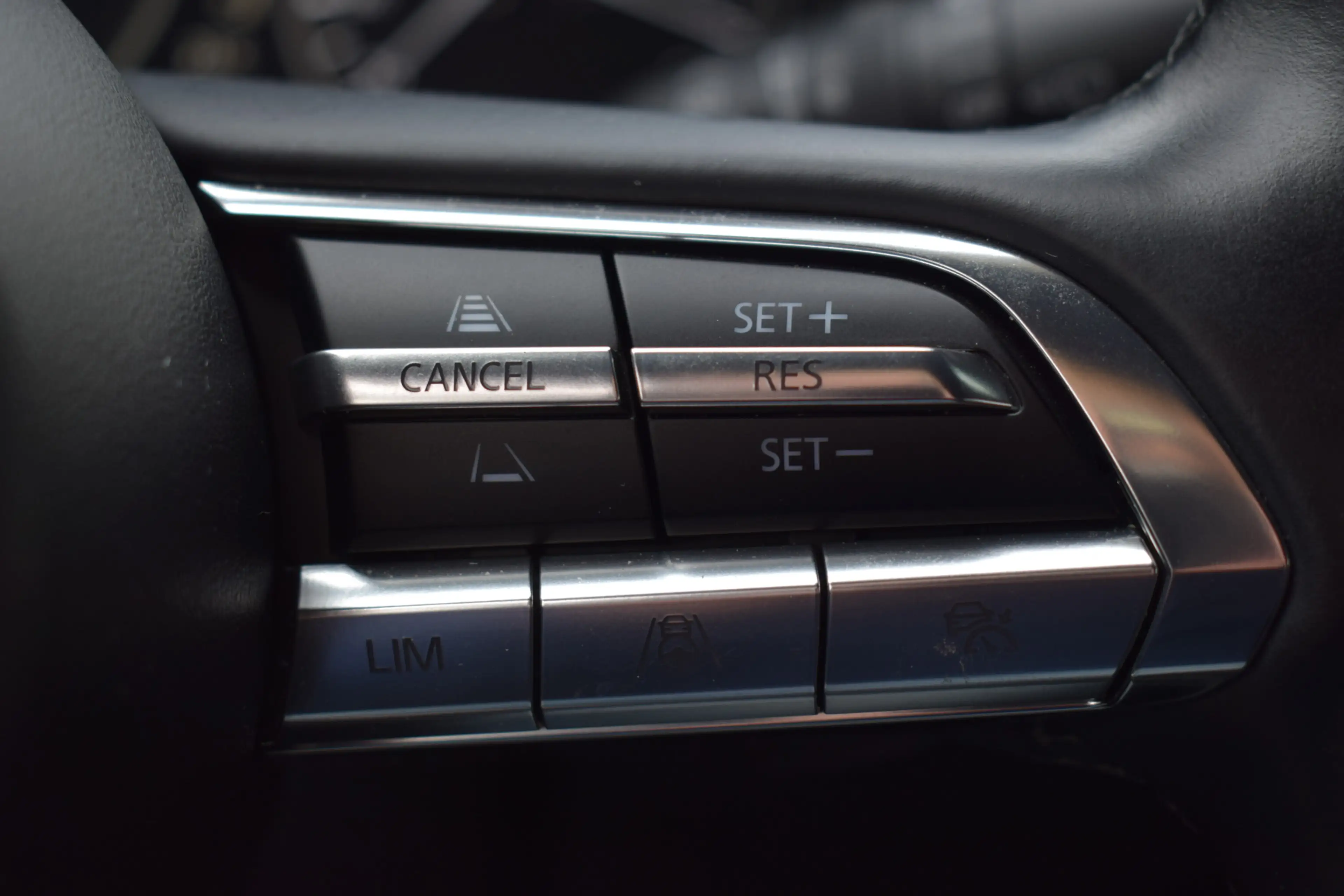 Mazda 3 2.0 e-SkyActiv-G M Hybrid 122 | 360° Camera | Head — photo 17