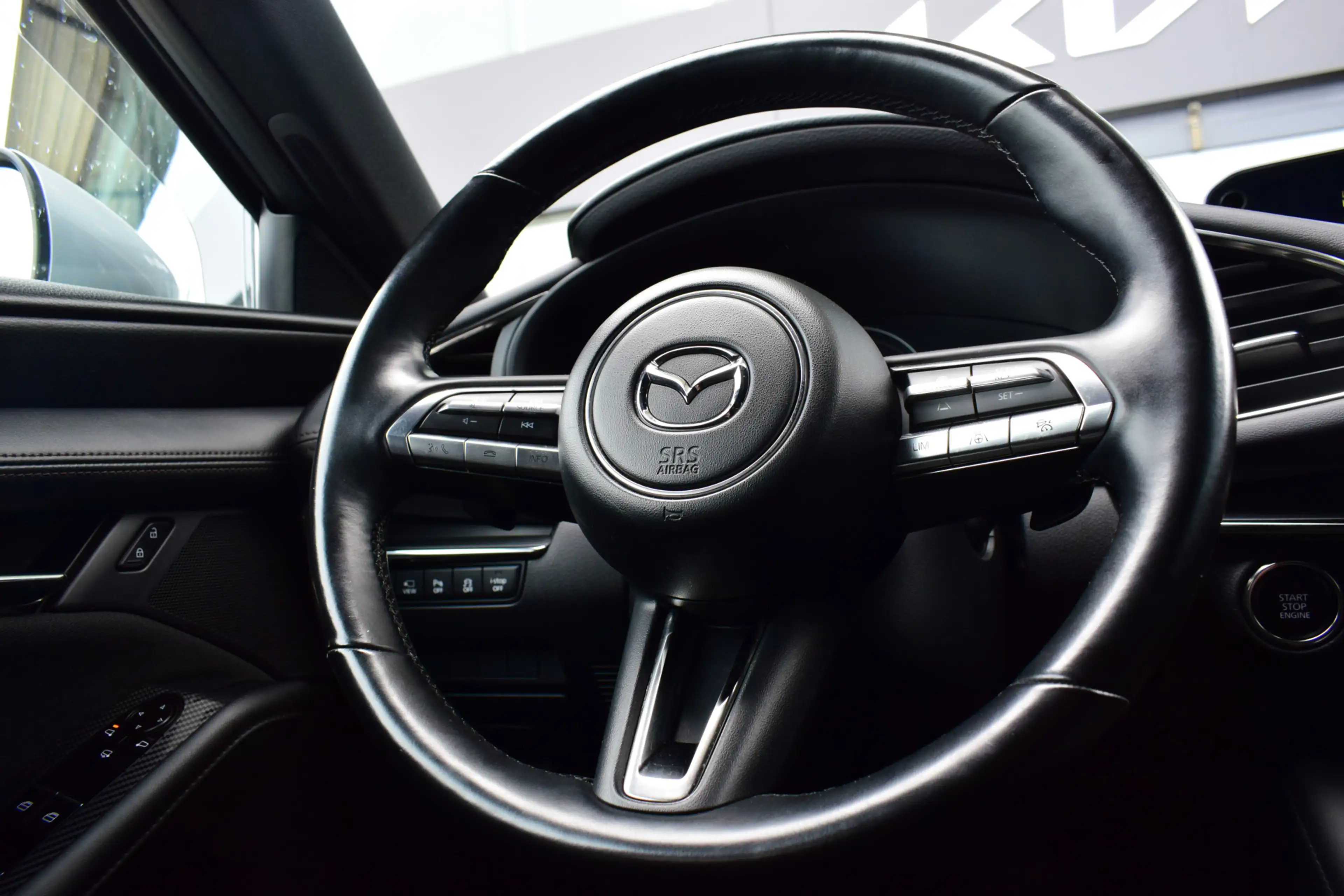 Mazda 3 2.0 e-SkyActiv-G M Hybrid 122 | 360° Camera | Head — photo 14