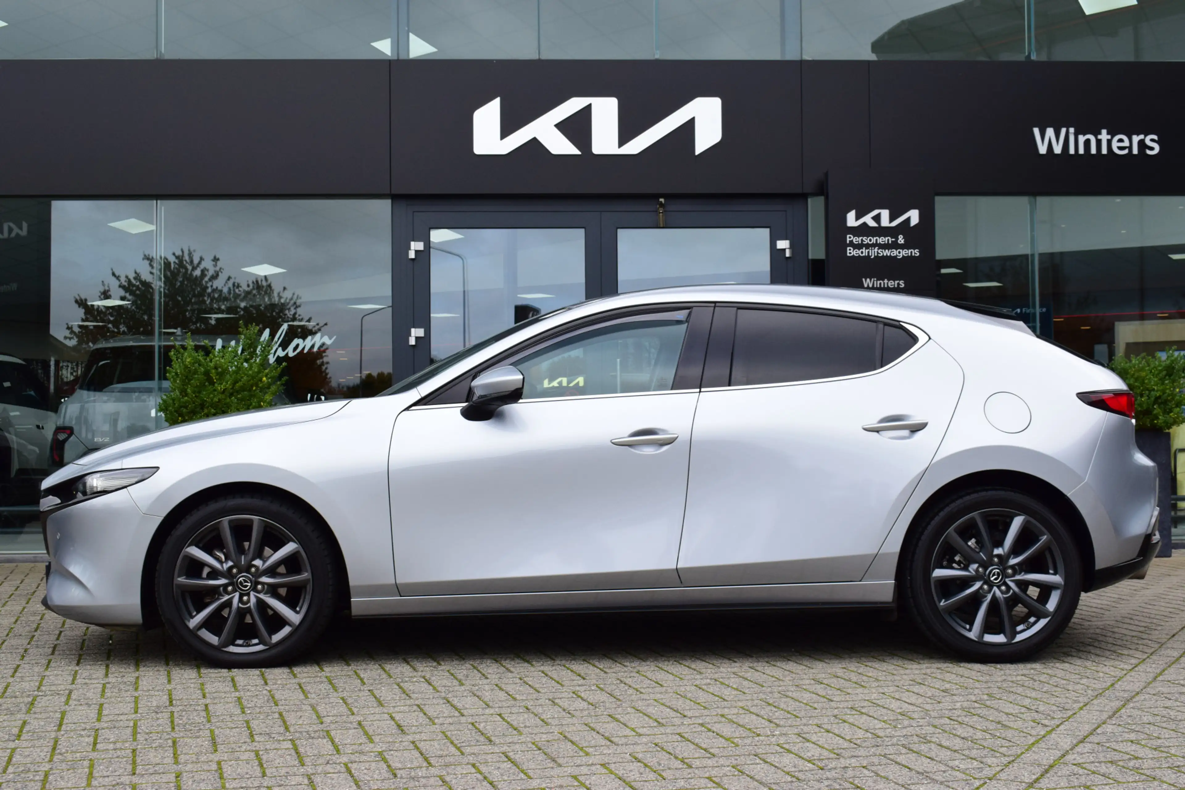 Mazda 3 2.0 e-SkyActiv-G M Hybrid 122 | 360° Camera | Head — photo 23