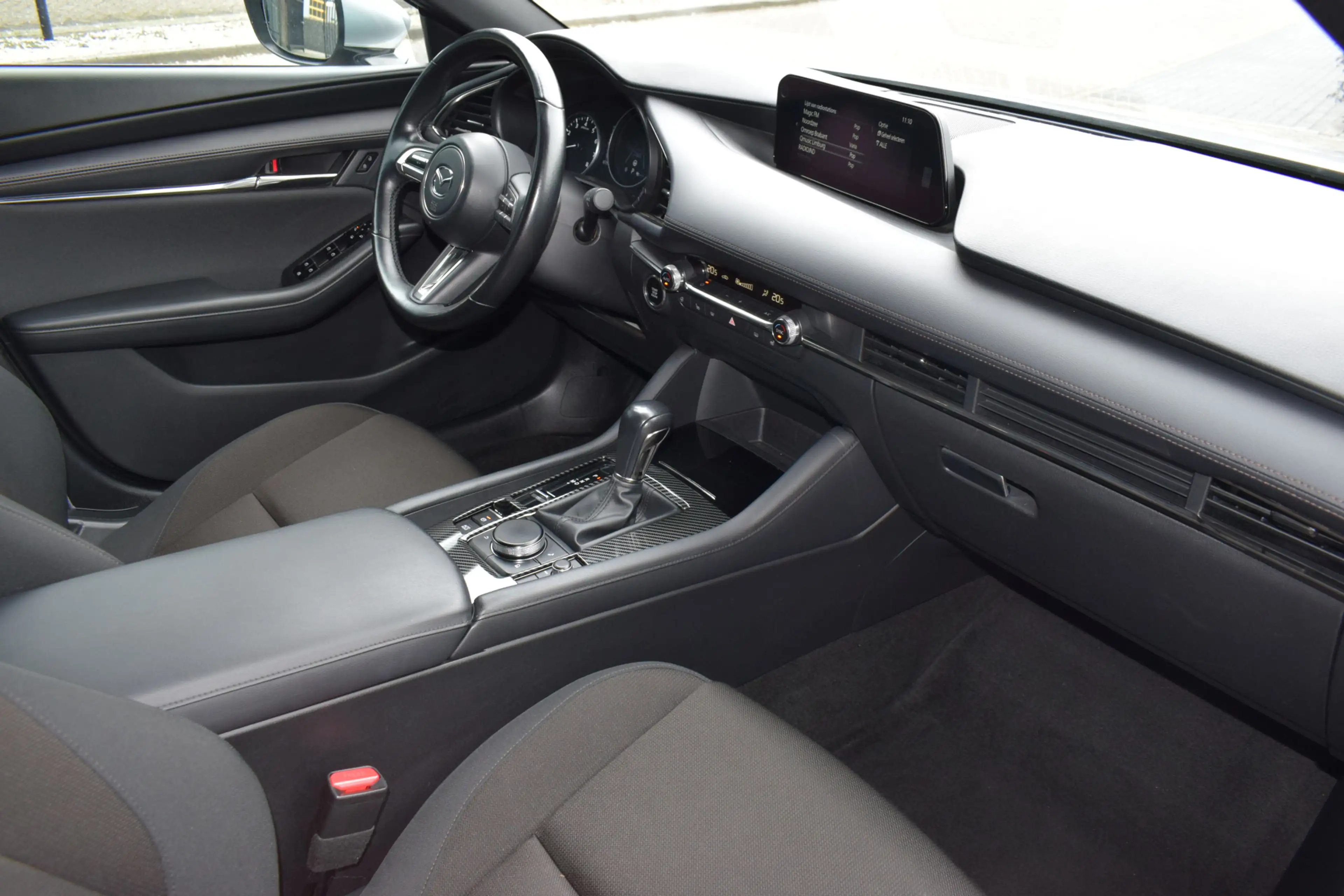 Mazda 3 2.0 e-SkyActiv-G M Hybrid 122 | 360° Camera | Head — photo 12