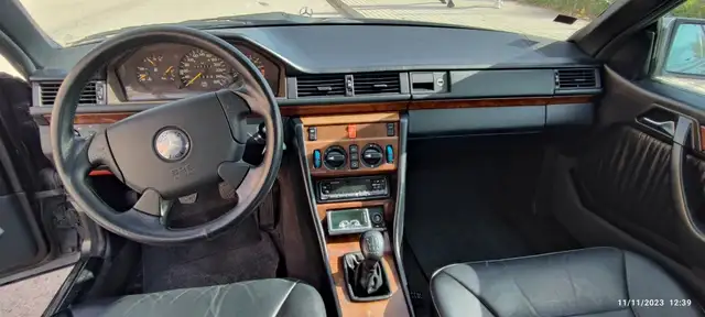 Mercedes-Benz E-Class view 15