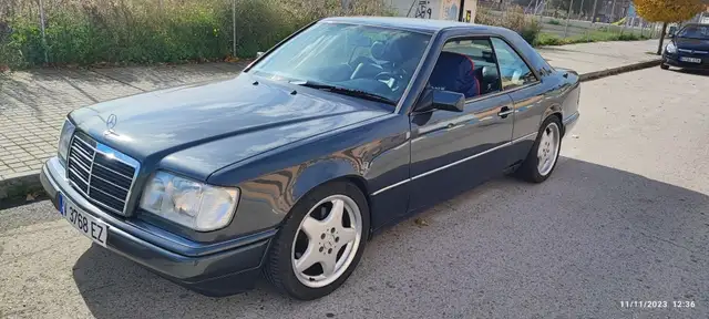 Mercedes-Benz E-Class view 22