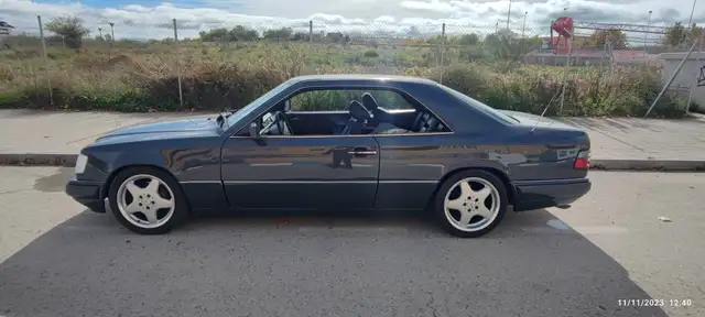 Mercedes-Benz E-Class view 8