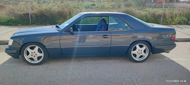 Mercedes-Benz E-Class view 23