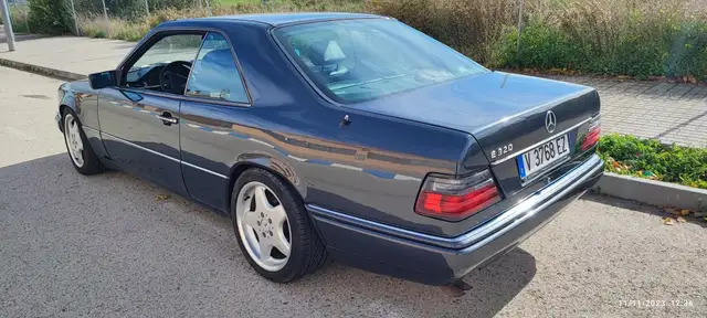 Mercedes-Benz E-Class view 5