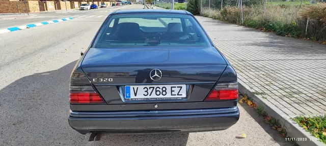 Mercedes-Benz E-Class view 4