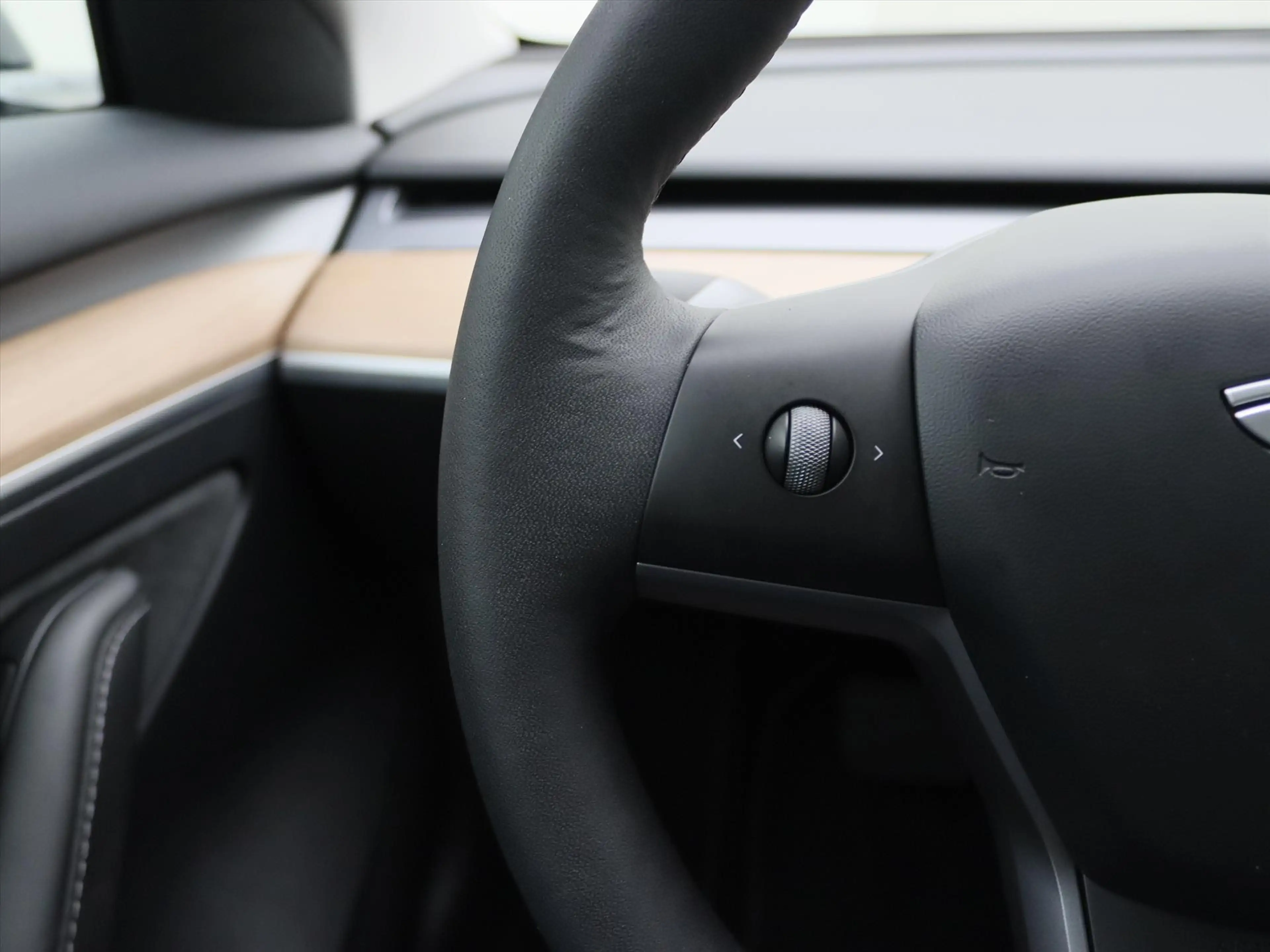 Tesla Model 3 Standard RWD Plus UPGRADE 93.8% SoH [ AMD RYZEN+LF — photo 22