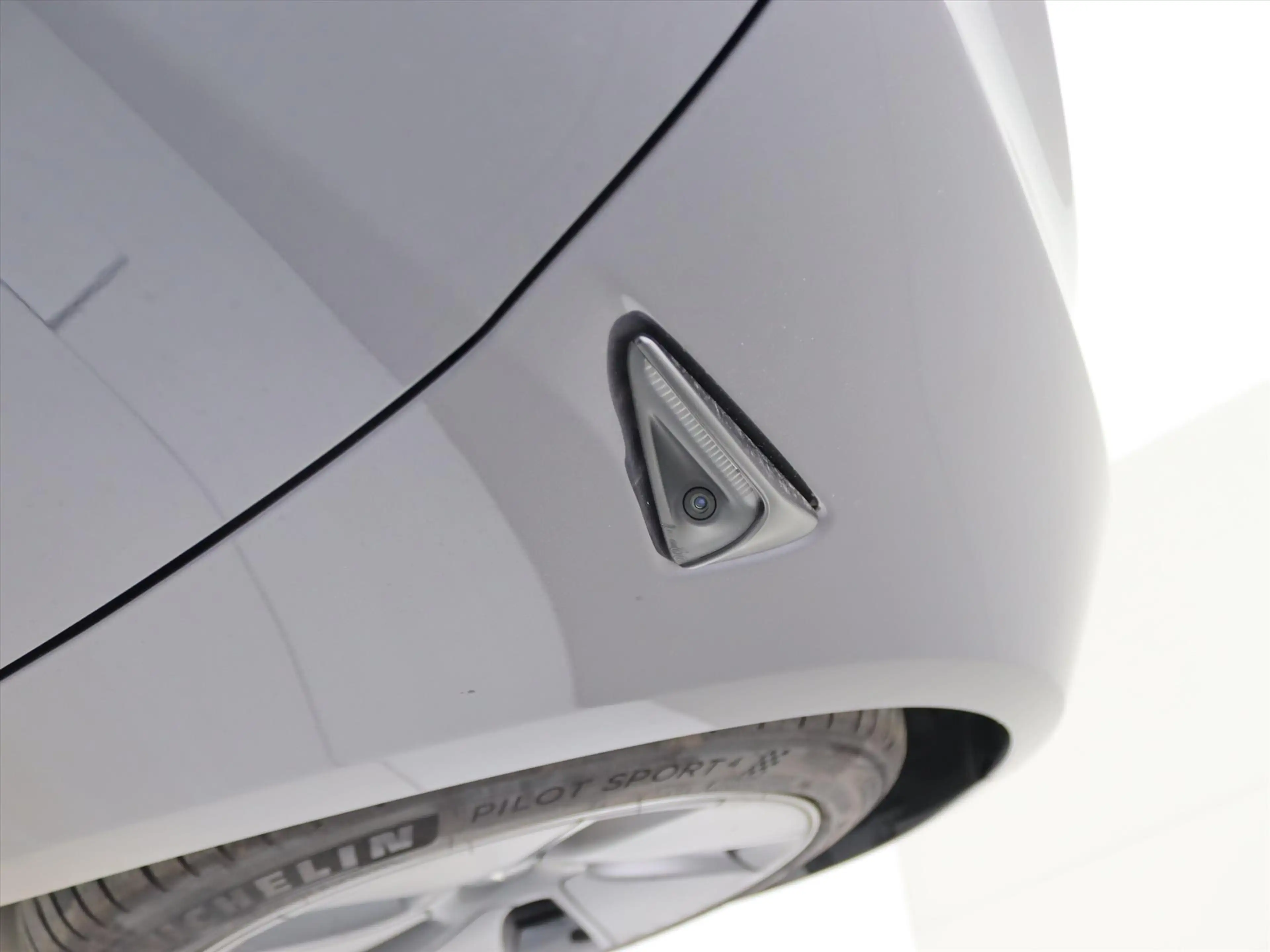 Tesla Model 3 Standard RWD Plus UPGRADE 93.8% SoH [ AMD RYZEN+LF — photo 27