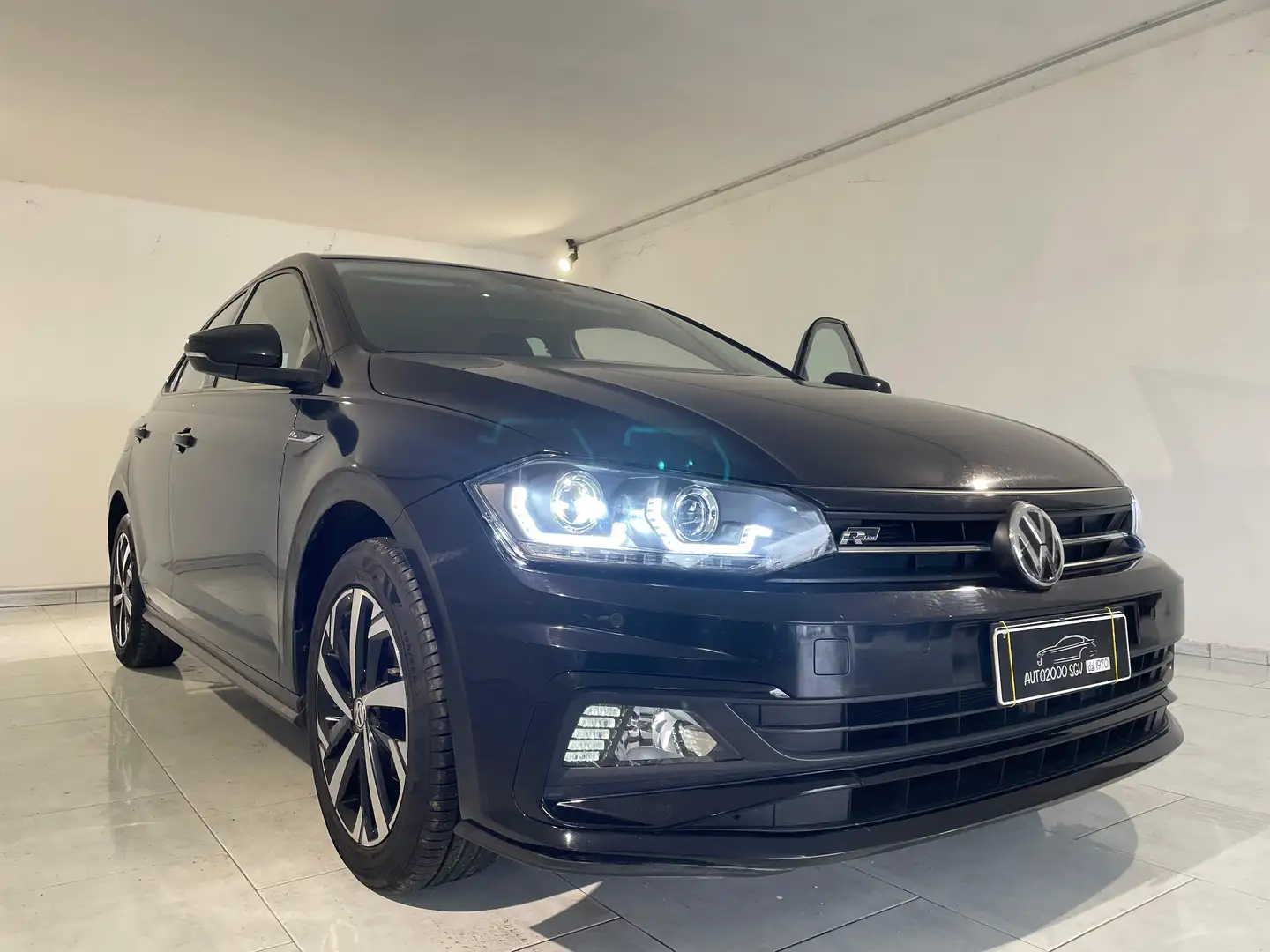 Volkswagen Polo 2018 1.0 TGI 90 CV R-LINE X NEOPATENTATI Zwart - 2
