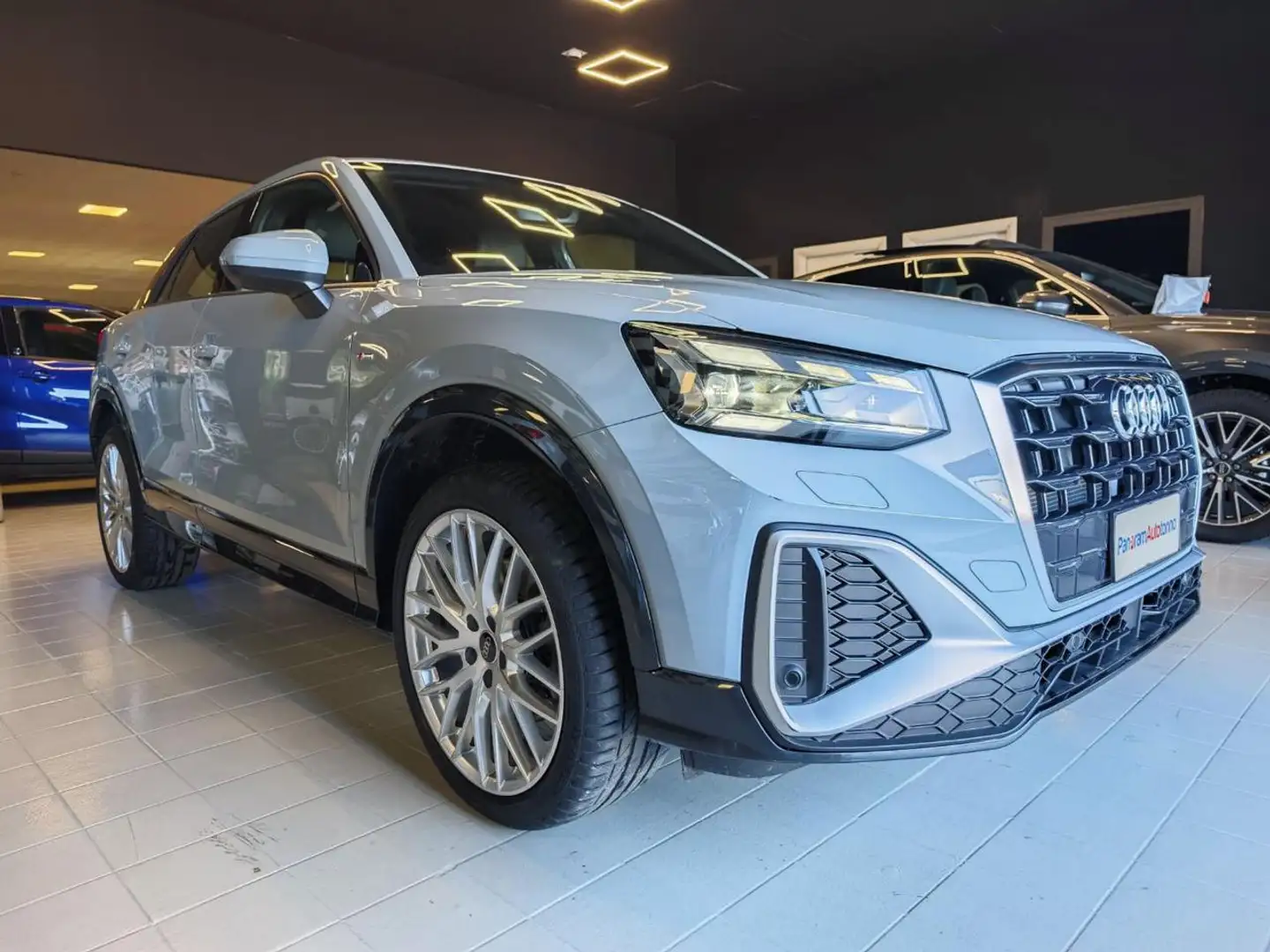 Audi Q2 30 TDI S tronic S line Edition Gris - 1