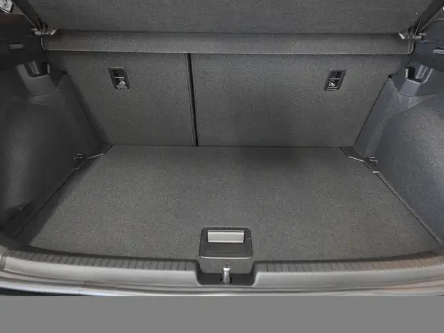 Volkswagen Polo view 8