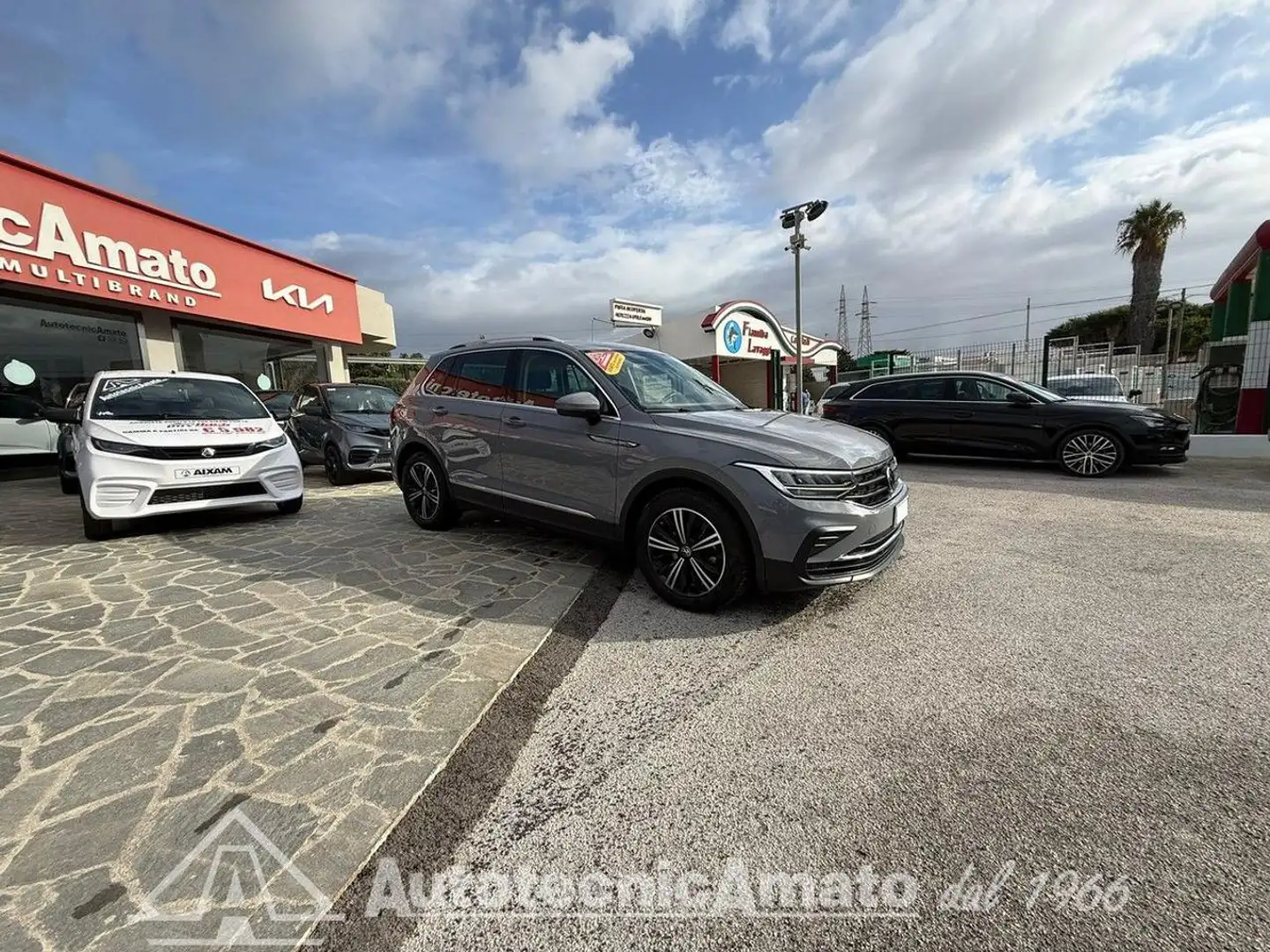 Volkswagen Tiguan 1.5 TSI ACT Life Gris - 1