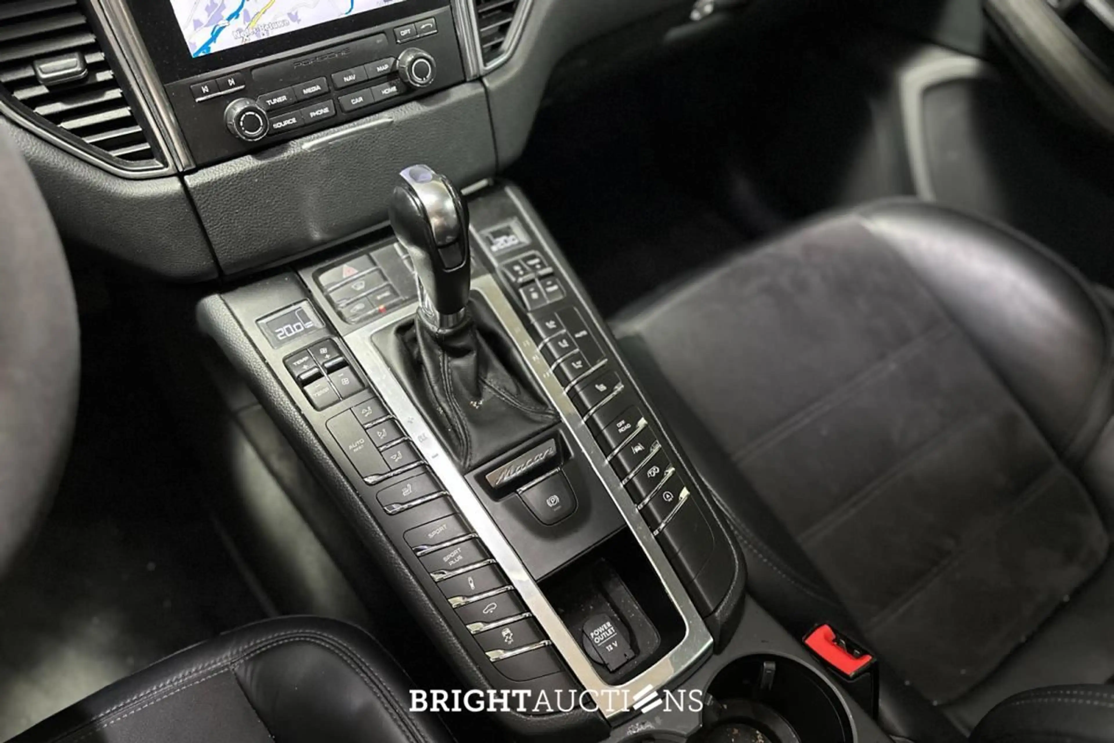 Porsche Macan GTS 3.0 V6 — photo 12
