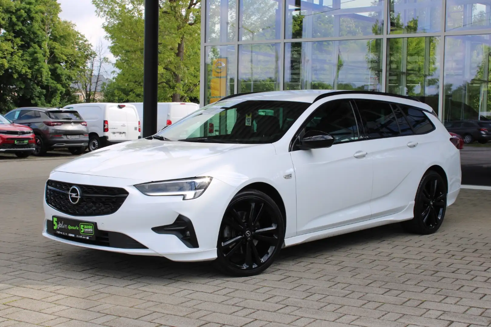 Opel Insignia B Sports Tourer 2.0 CDTI 4X4 ULTIMATE Weiß - 2