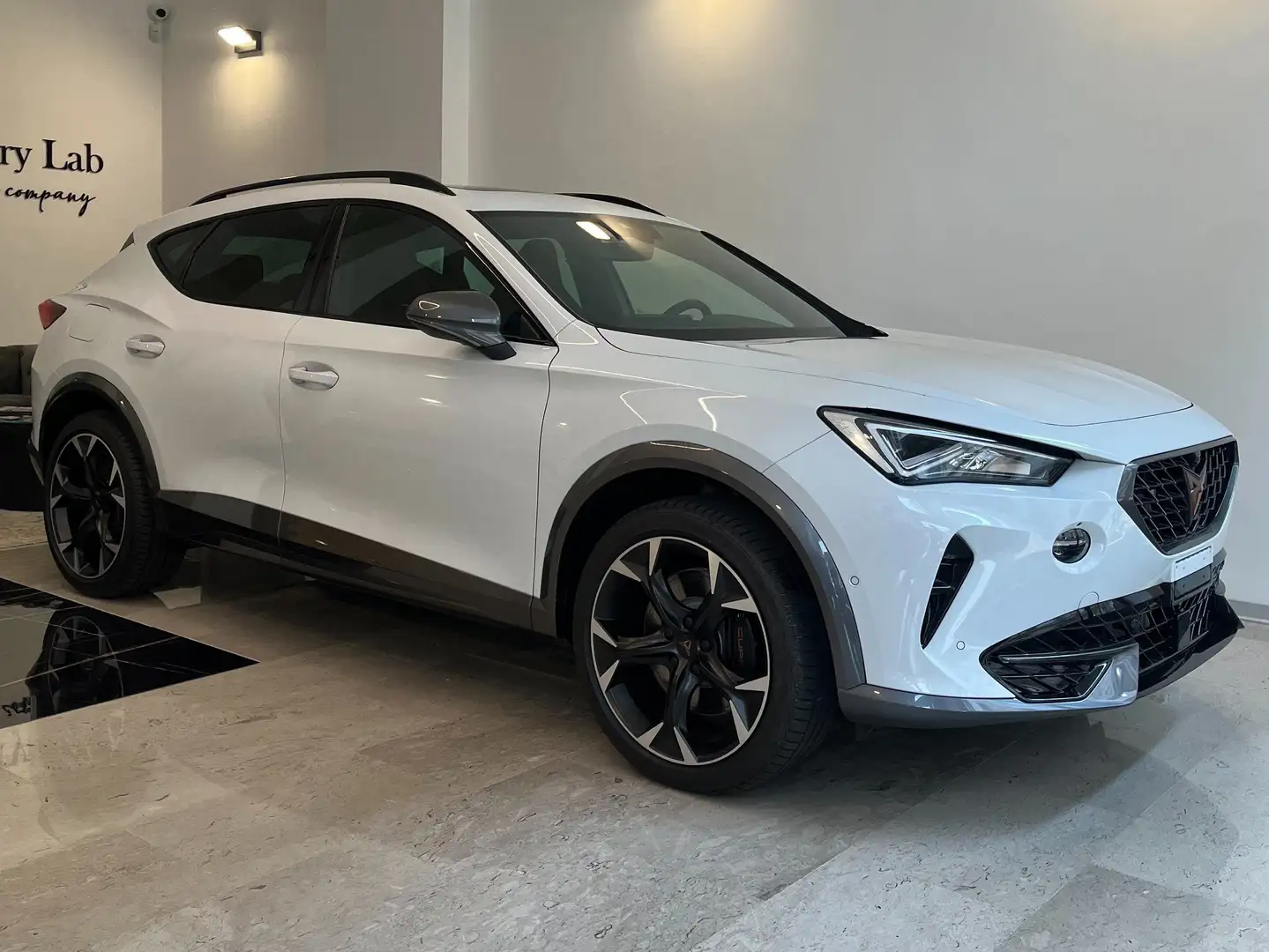 CUPRA Formentor 1.4 E-Hybrid VZ Priority 245cv dsg Bianco - 1