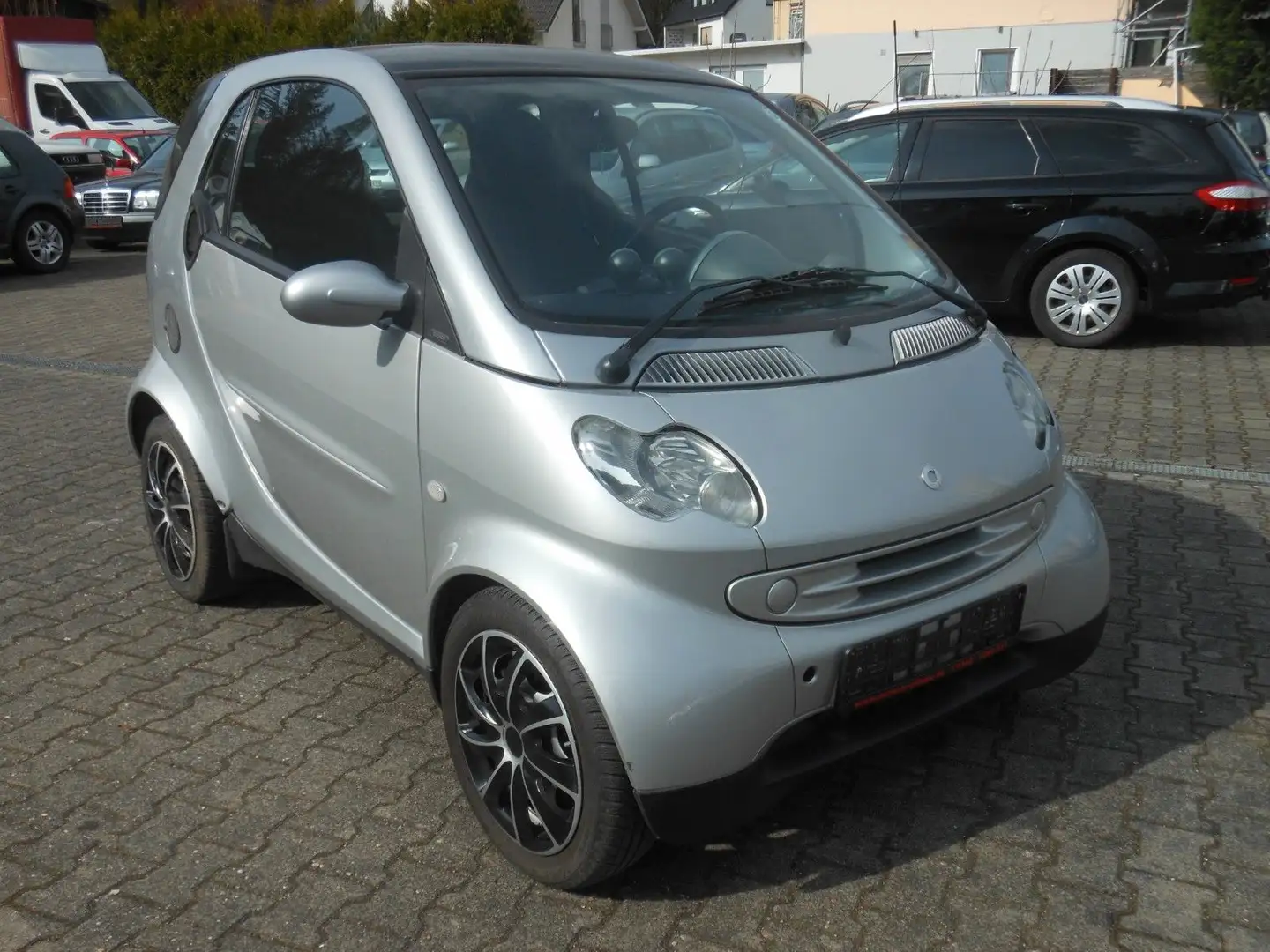 smart forTwo fortwo coupe CDI Basis/ Silber - 1
