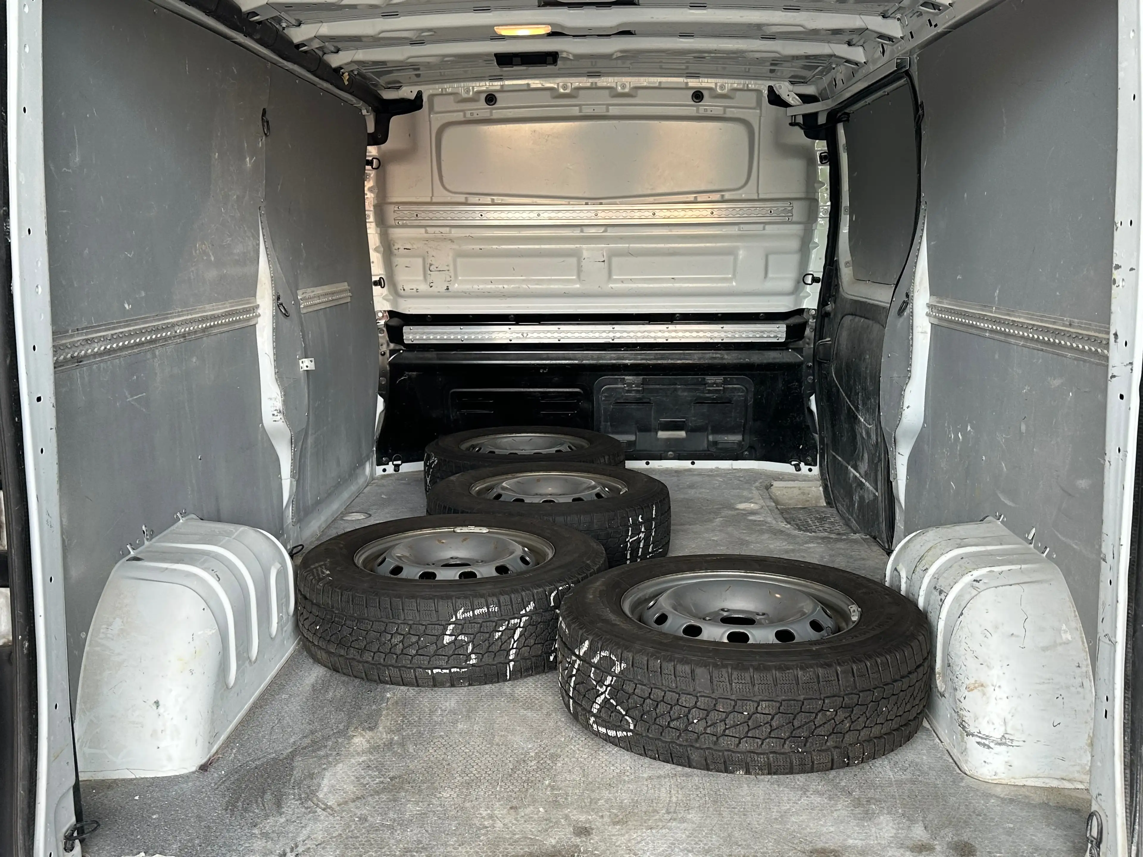 Renault Trafic L2H1 3,0t Komfort — photo 8