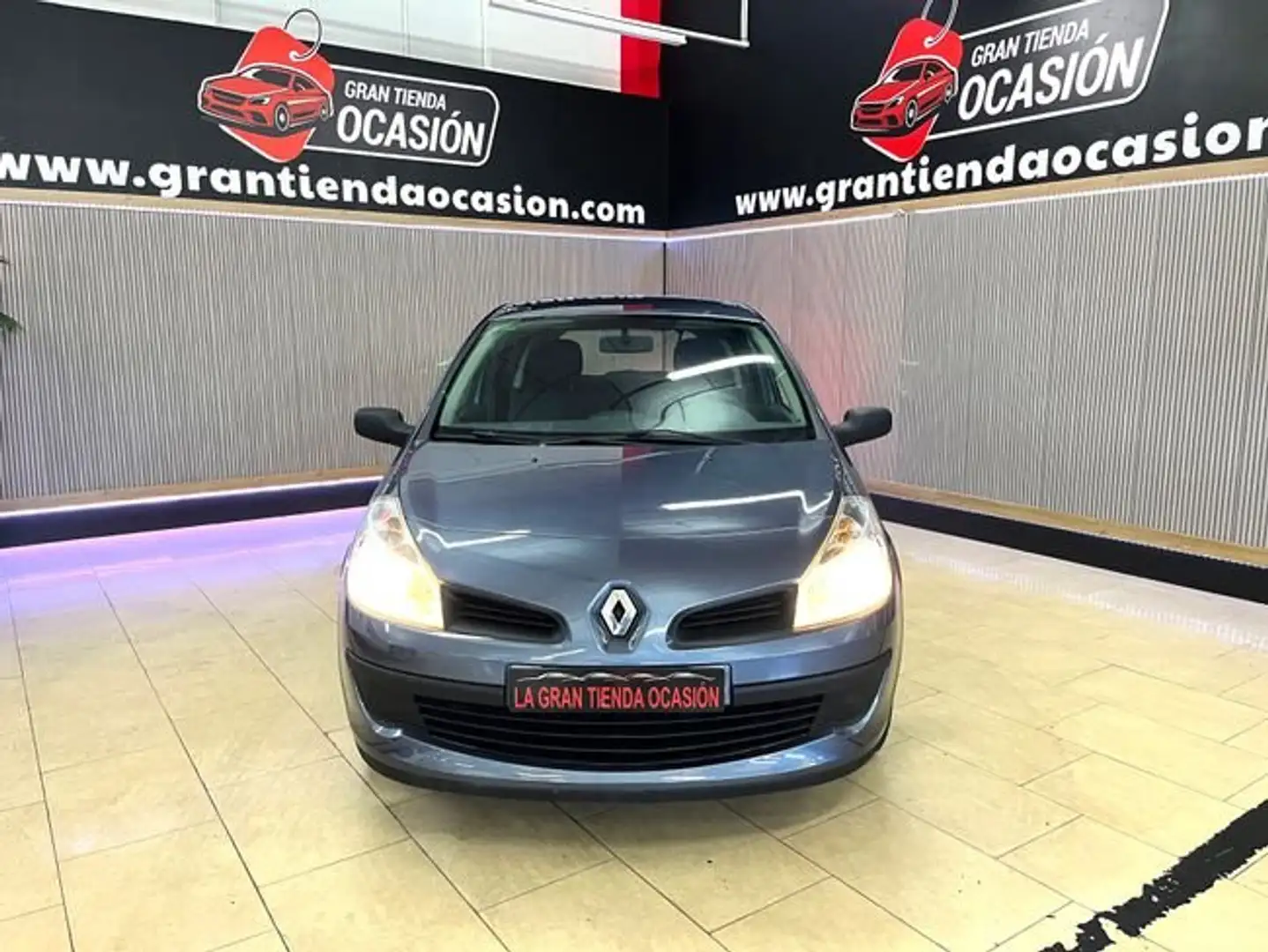 Renault Clio Authentique 1.2 16v 75cv 3p. eco2 Blau - 2