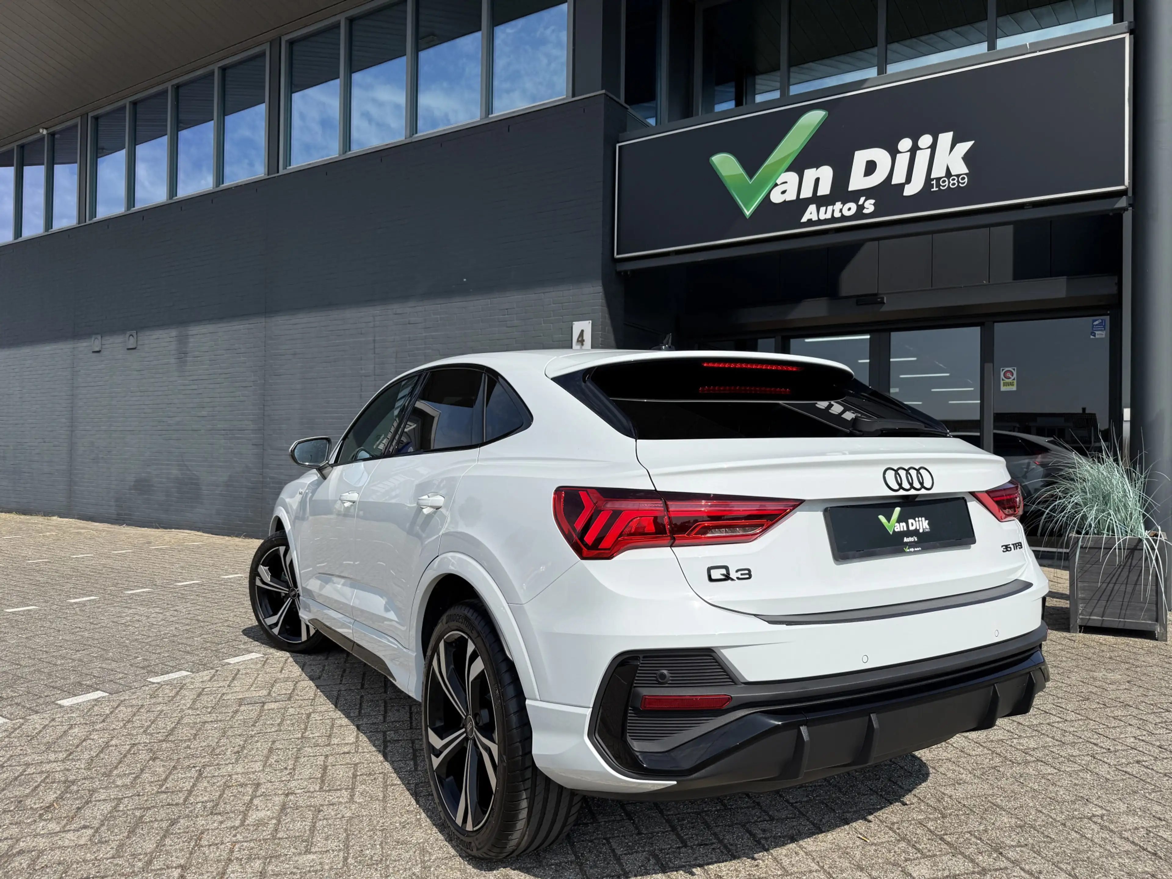 Audi Q3 Sportback 35 TFSI S-Line Panodak Trekhaak Navi Cam — photo 2