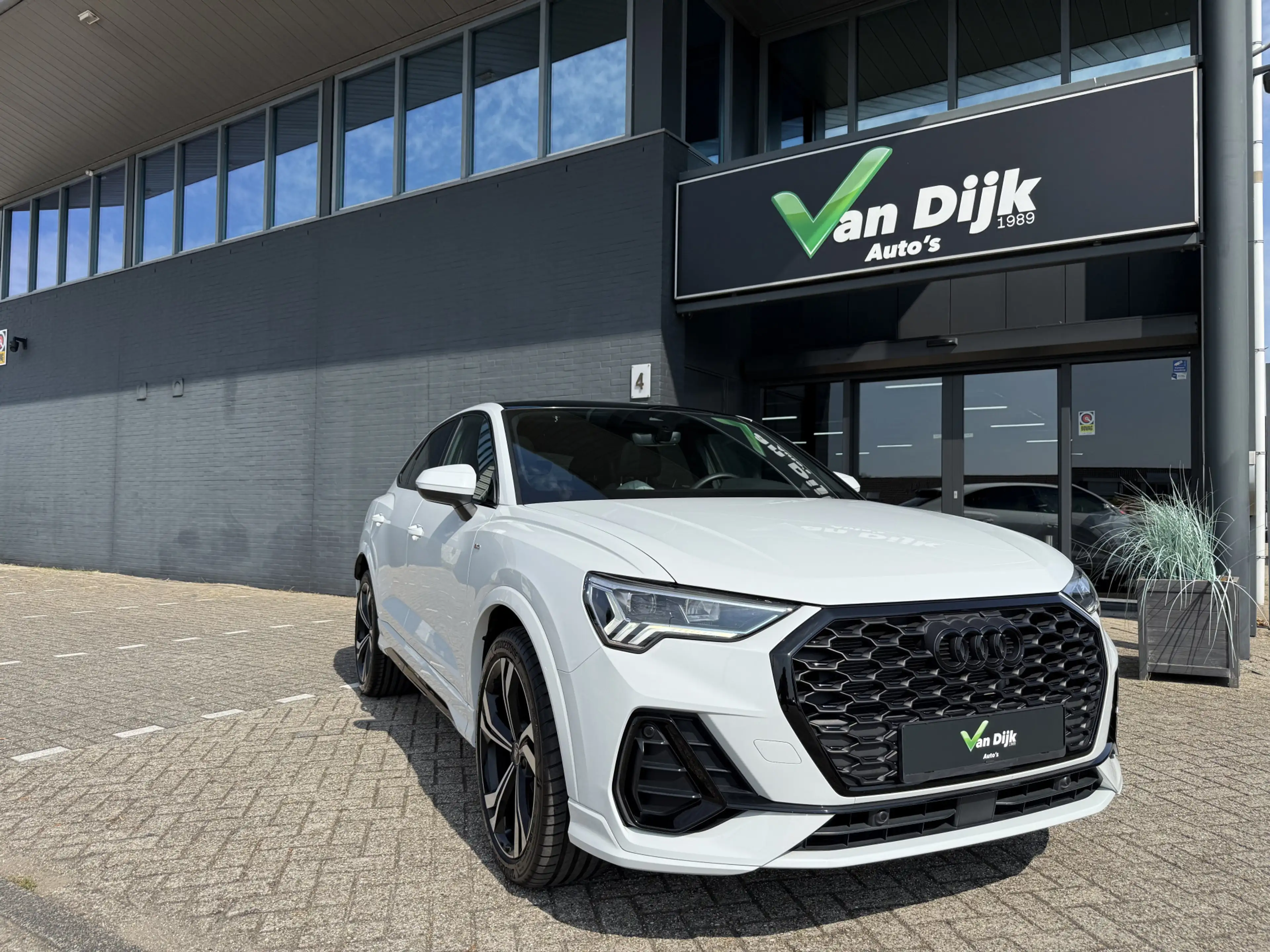 Audi Q3 Sportback 35 TFSI S-Line Panodak Trekhaak Navi Cam — photo 3