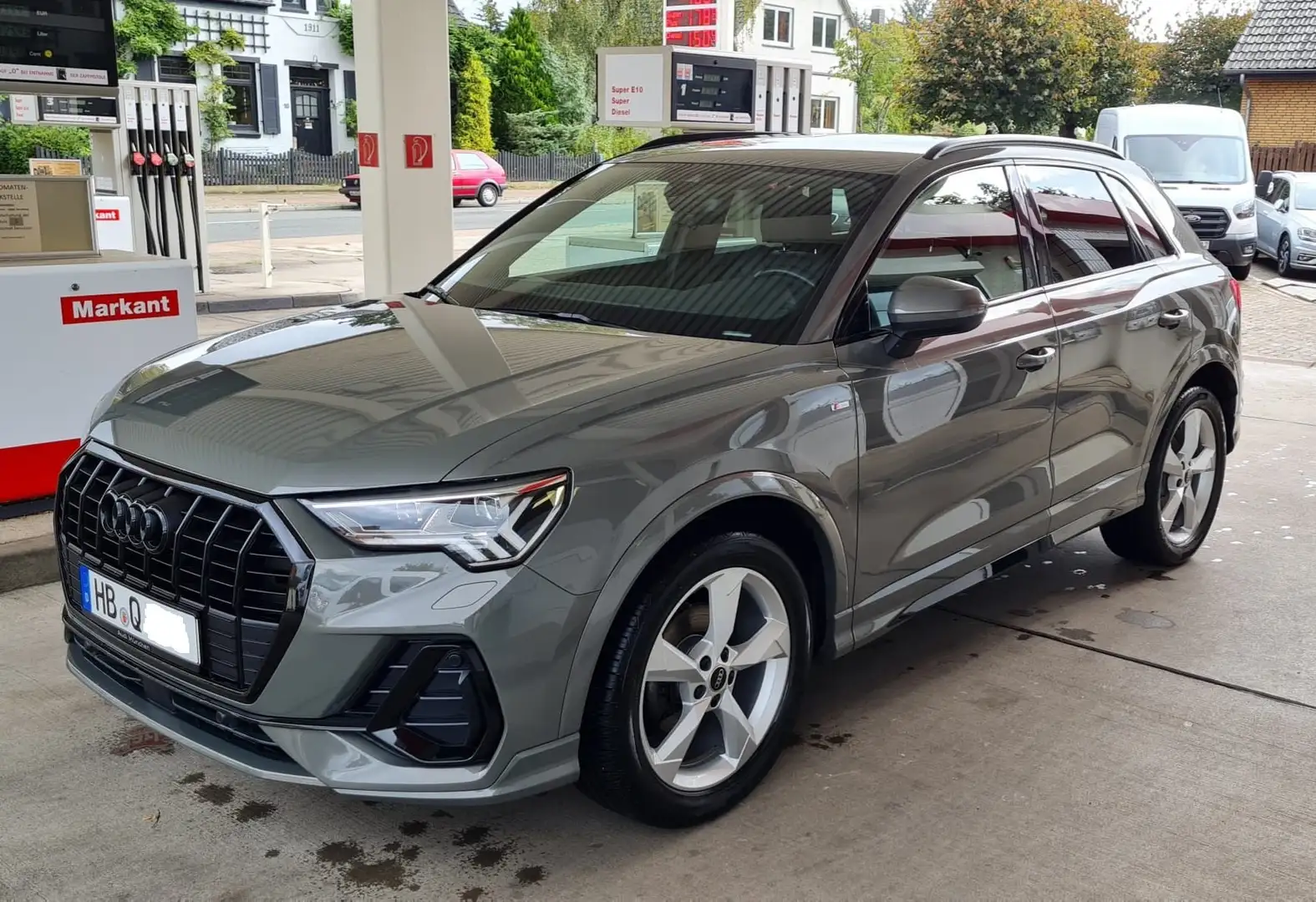 Audi Q3 35 TFSI S line S tronic Business Komfort MMI TOP Grau - 1
