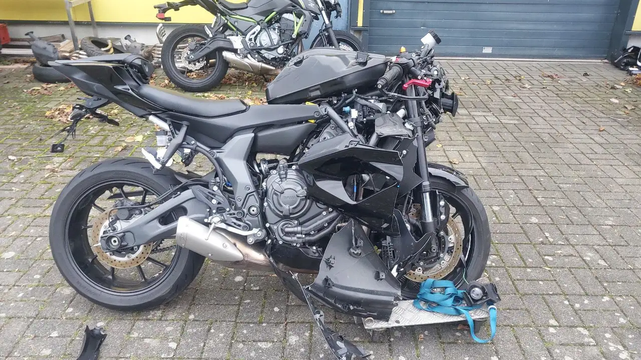 Yamaha YZF-R7