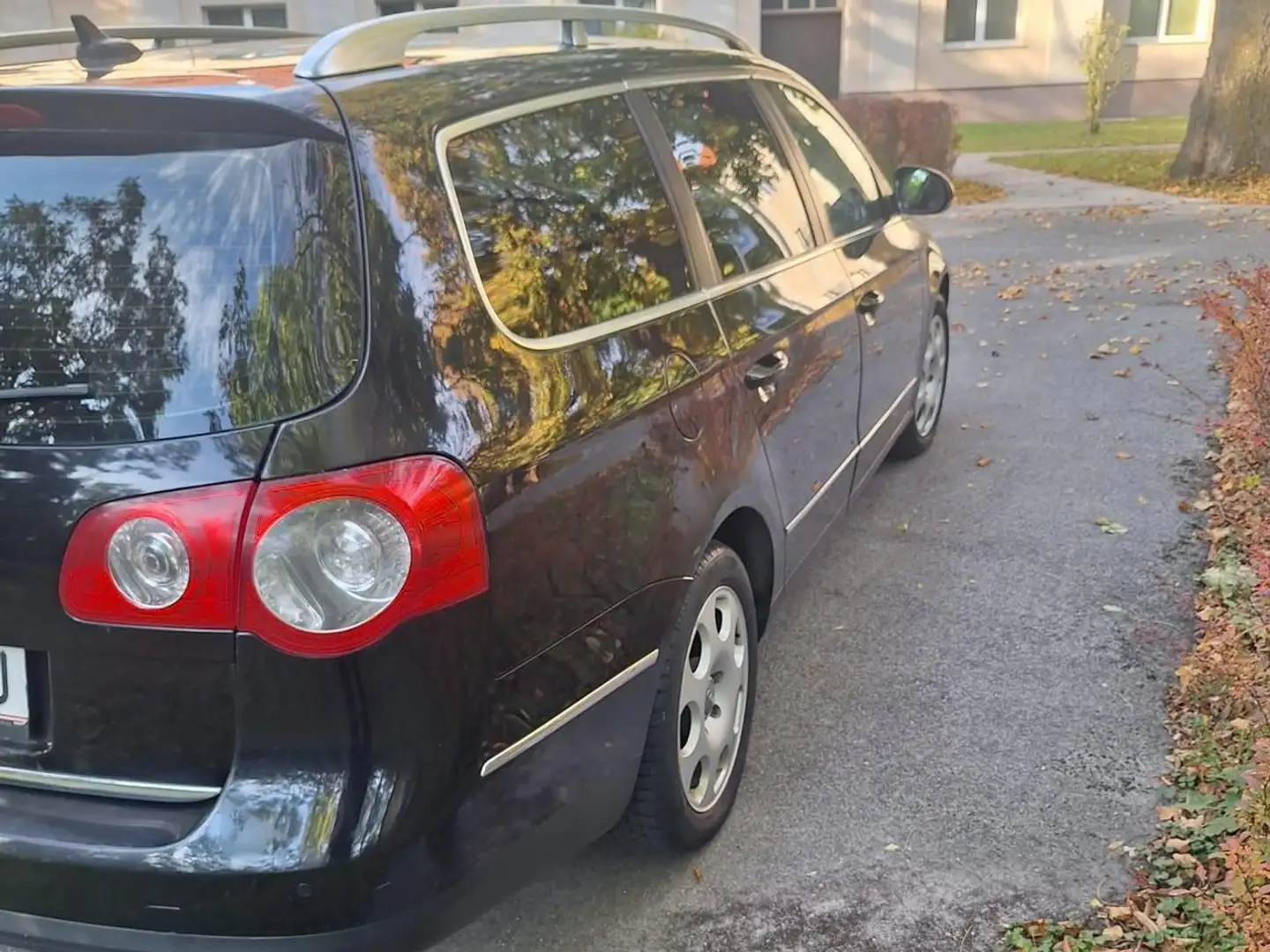 Volkswagen Passat Variant Highline 2,0 TDI DPF DSG Kombi Schwarz - 2