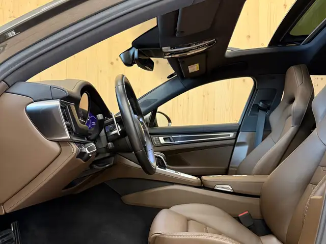 Porsche Panamera 4 E-Hybrid Platinum Edition / Pano / Burmester Ansicht 24