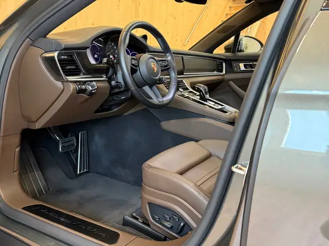 Porsche Panamera 4 E-Hybrid Platinum Edition / Pano / Burmester Ansicht 27