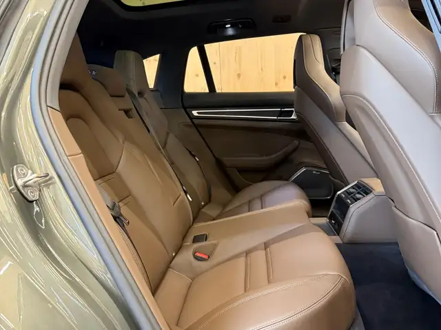 Porsche Panamera 4 E-Hybrid Platinum Edition / Pano / Burmester Ansicht 20