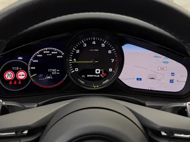 Porsche Panamera 4 E-Hybrid Platinum Edition / Pano / Burmester Ansicht 37