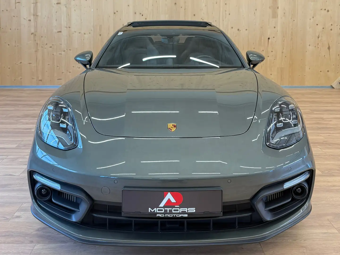 Porsche Panamera 4 E-Hybrid Platinum Edition / Pano / Burmester Grün - 2