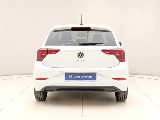 Volkswagen Polo view 5