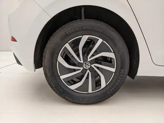 Volkswagen Polo view 9
