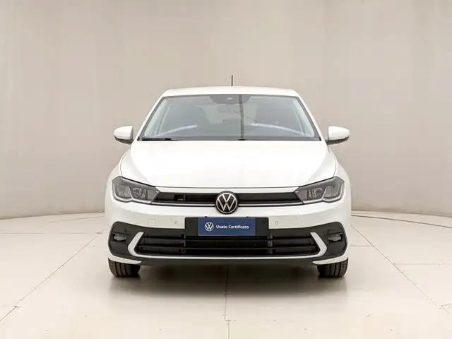 Volkswagen Polo view 2