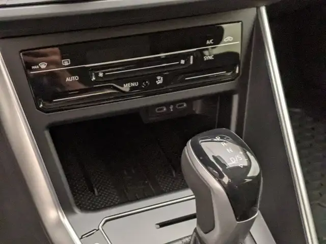 Volkswagen Polo view 12