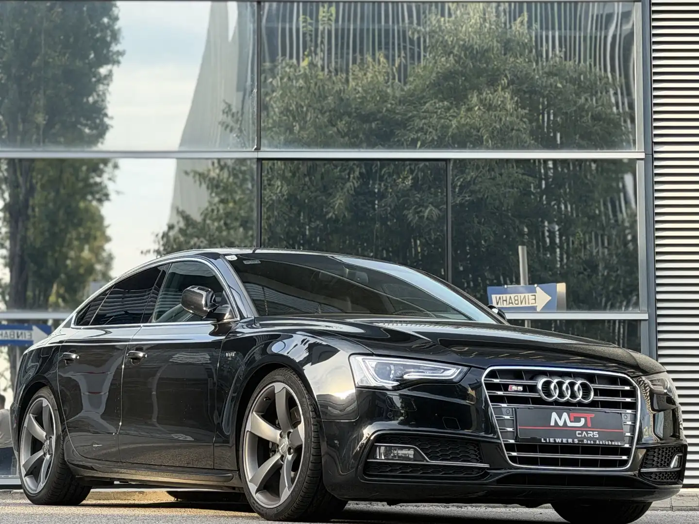 Audi S5 3.0 TFSI quattro Aut. Schwarz - 2