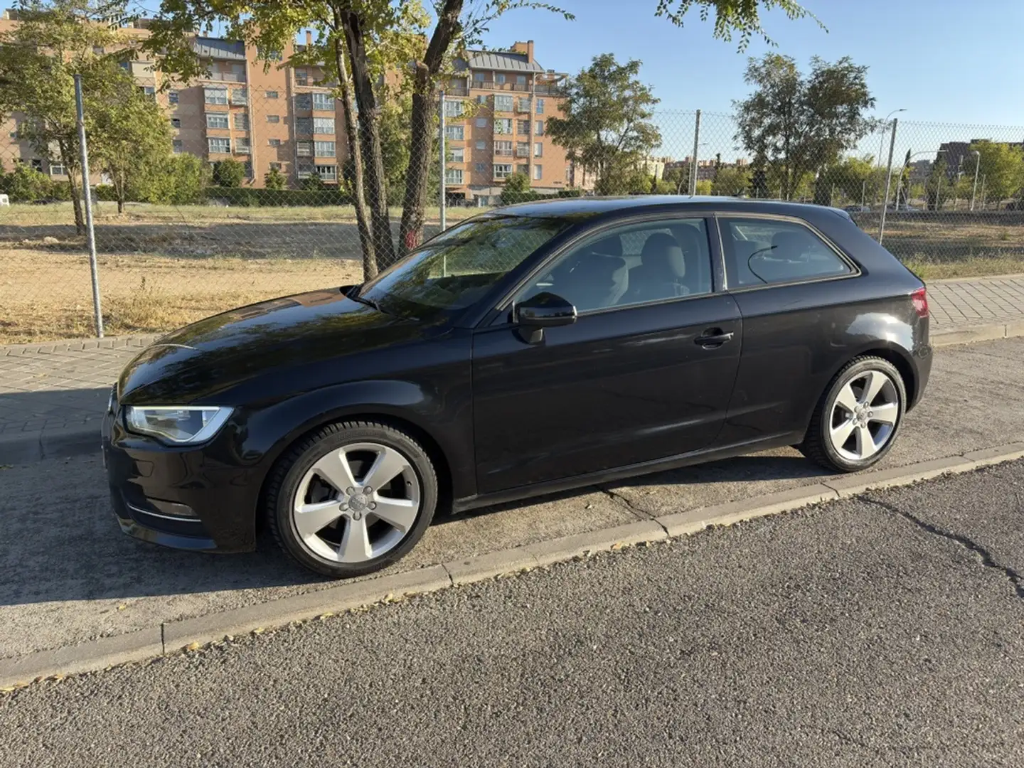 Audi A3 2.0TDI Ambition 150 Negro - 1