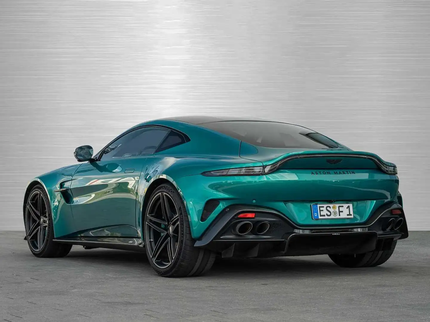 Aston Martin V8 Vantage Vorführwagen Verde - 2